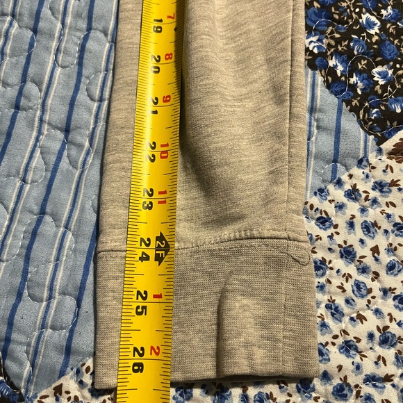 Nintendo Sweatshirt - Picture 6 of 8